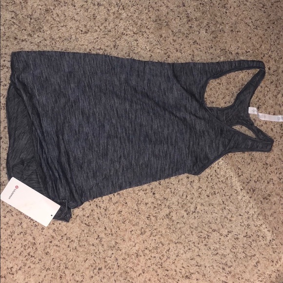 Lululemon essential tank- brand new with tags - Picture 1 of 2